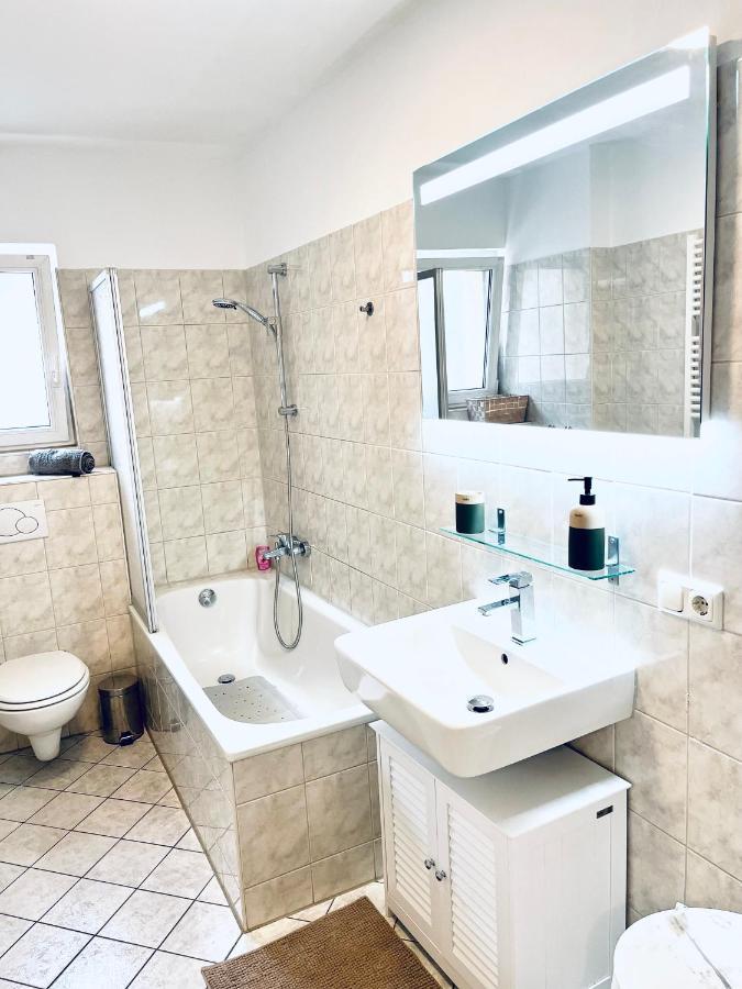 Modernes 3 Zimmer Apartment - Luise- Mit Wlan, Balkon Und Smart-Tv In City-Nahe! Erfurt Eksteriør bilde