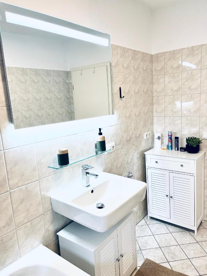 Modernes 3 Zimmer Apartment - Luise- Mit Wlan, Balkon Und Smart-Tv In City-Nahe! Erfurt Eksteriør bilde